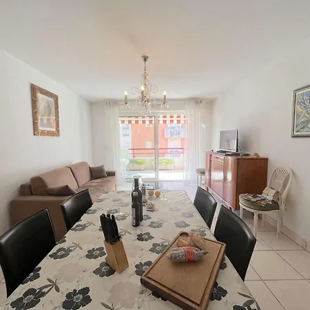 Spacieux A St-raphael Avec Terrasse Et Garage - Fr-1-226a-196 * Saint-Raphael (Var)